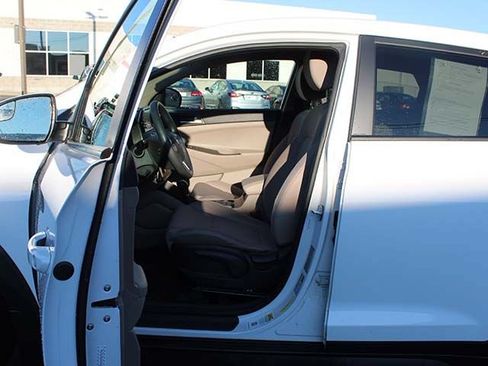 Used 2019 Hyundai Tucson SE AWD/4WD image 12