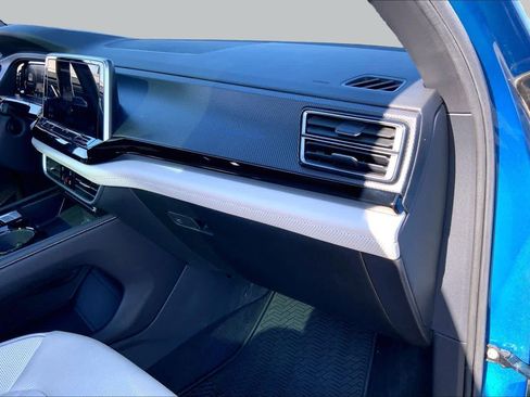Used 2024 Volkswagen Atlas Cross Sport SEL Premium R-Line AWD/4WD image 19