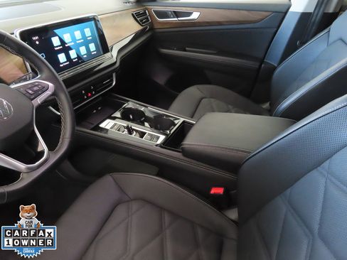 Used 2025 Volkswagen Atlas SE image 22