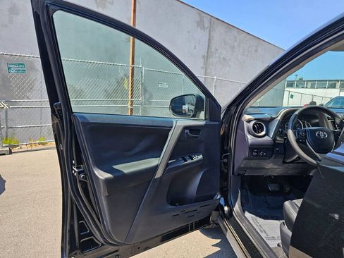 Used 2013 Toyota RAV4 XLE AWD/4WD image 18