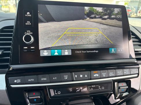 Used 2025 Honda Odyssey EX-L image 18