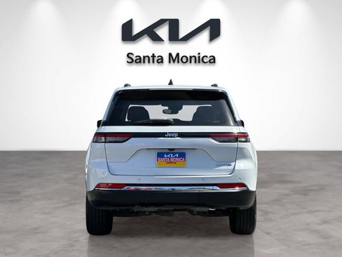 Used 2022 Jeep Grand Cherokee Limited RWD image 5