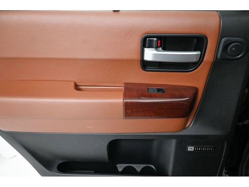 Used 2012 Toyota Sequoia Platinum image 27