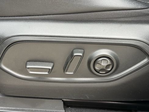 Used 2023 Jeep Grand Cherokee Altitude AWD/4WD image 25