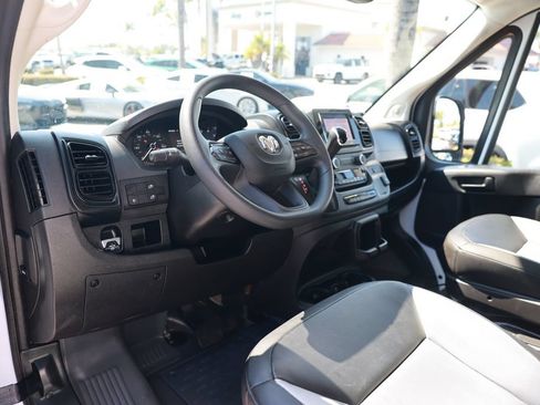 Used 2025 RAM ProMaster 2500 w/ Convenience Group FWD image 14