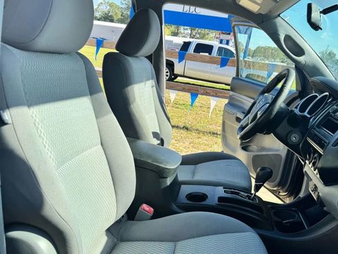 Used 2012 Toyota Tacoma PreRunner w/ Convenience Pkg image 12