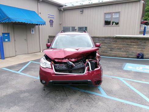 Used 2016 Subaru Forester 2.5i Touring w/ Eyesight & Navigation System image 2
