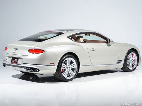 Used 2022 Bentley Continental GT image 6