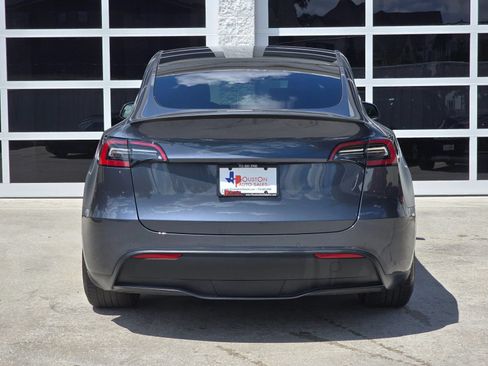 Used 2022 Tesla Model Y Performance AWD/4WD image 4