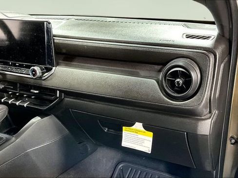 Used 2024 Chevrolet Colorado W/T image 25