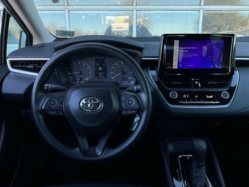 Used 2025 Toyota Corolla LE image 13