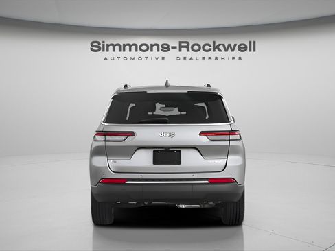 Used 2024 Jeep Grand Cherokee L Laredo AWD/4WD image 5