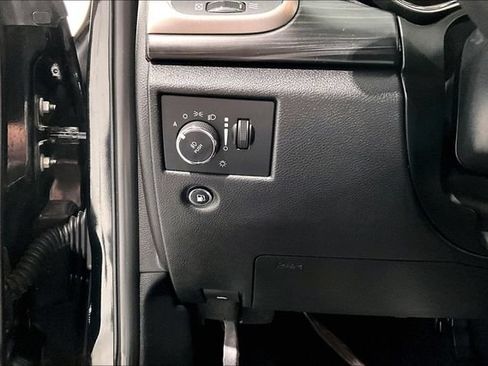 Used 2020 Jeep Grand Cherokee Laredo AWD/4WD image 45