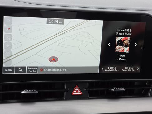 Used 2025 Kia Sportage EX w/ Premium Package FWD image 18