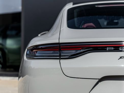 Used 2023 Porsche Panamera Turbo S Executive image 14