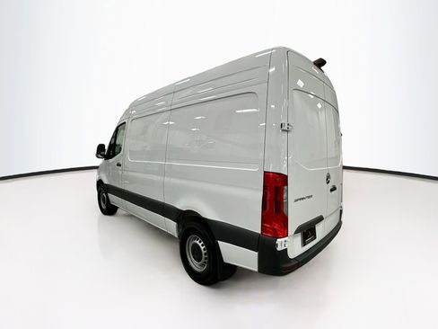 Used 2025 Mercedes-Benz Sprinter 2500 image 6