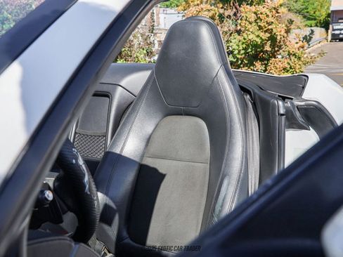 Used 2017 Jaguar F-TYPE Convertible image 35