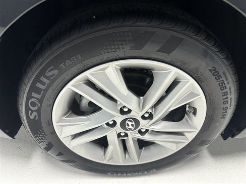 Used 2019 Hyundai Elantra SEL FWD image 13