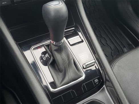 Used 2023 Jeep Compass Latitude image 28