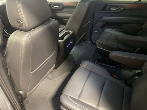 Used 2025 GMC Yukon Denali image 36