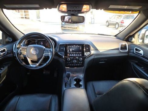 Used 2019 Jeep Grand Cherokee Limited image 22