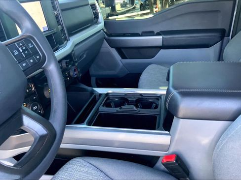 Certified 2025 Ford F250 XLT w/ 360-Degree Camera Package AWD/4WD image 16