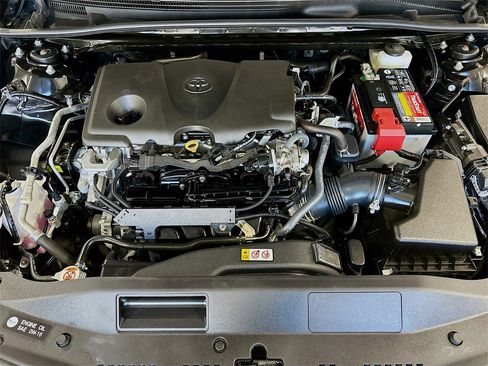 Used 2024 Toyota Camry SE image 25