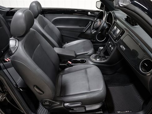 Used 2013 Volkswagen Beetle 2.0T FWD image 21