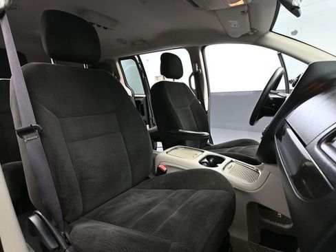 Used 2016 Dodge Grand Caravan SXT FWD image 42