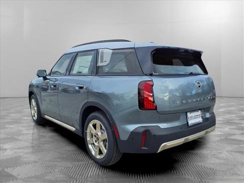 Certified 2025 MINI Cooper Countryman SE image 3