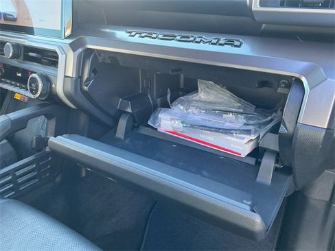 Used 2024 Toyota Tacoma TRD Off-Road image 27