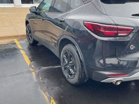 Certified 2024 Chevrolet Blazer LT w/ Convenience Package FWD image 2