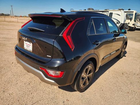 Used 2023 Kia Niro EX FWD image 5
