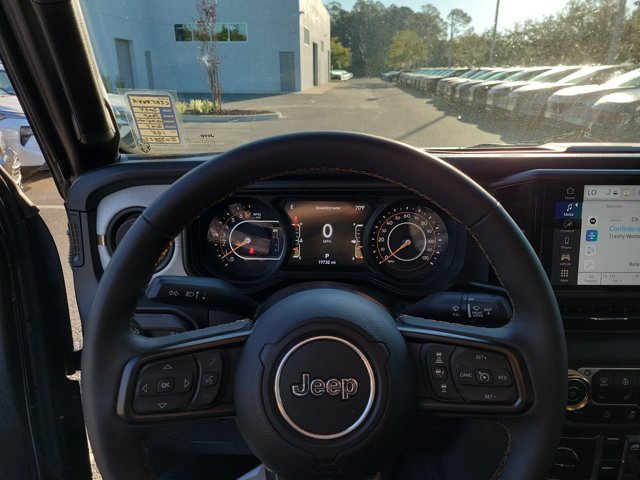 Used 2024 Jeep Gladiator Sport AWD/4WD image 22