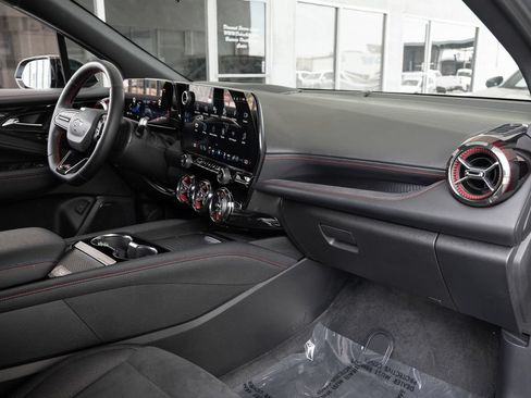 Used 2024 Chevrolet Blazer EV RS RWD image 43