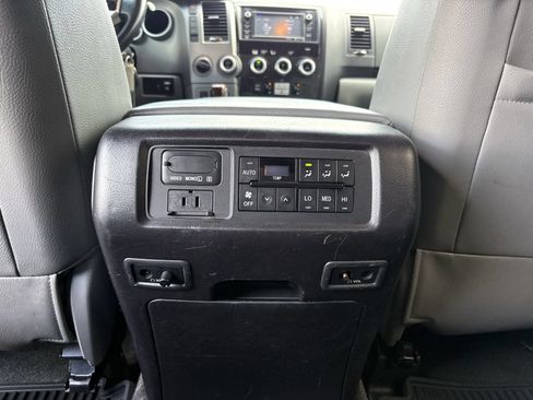 Used 2014 Toyota Sequoia Platinum AWD/4WD image 27