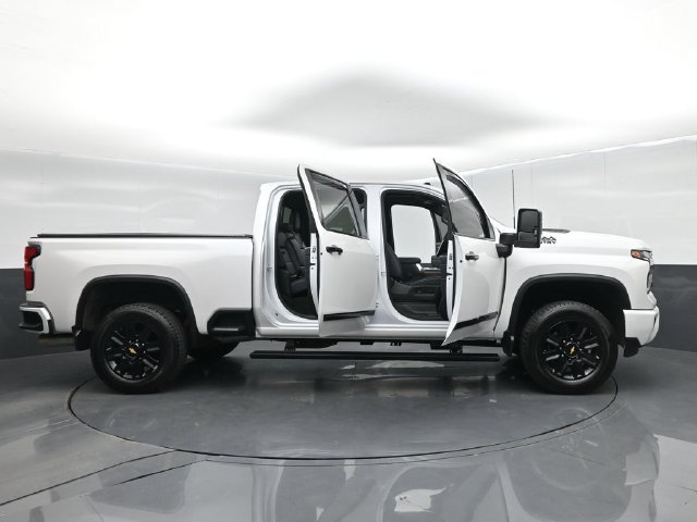 Used 2024 Chevrolet Silverado 3500 High Country w/ High Country Premium Package AWD/4WD image 69