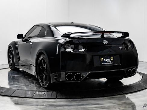 Used 2013 Nissan GT-R Premium image 9