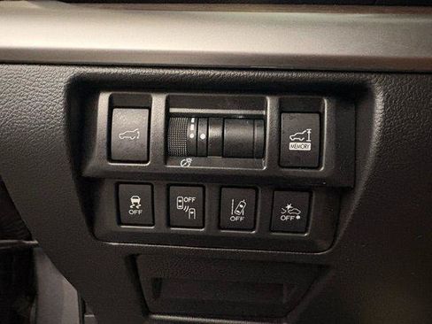 Used 2018 Subaru Outback 2.5i Limited AWD/4WD image 16
