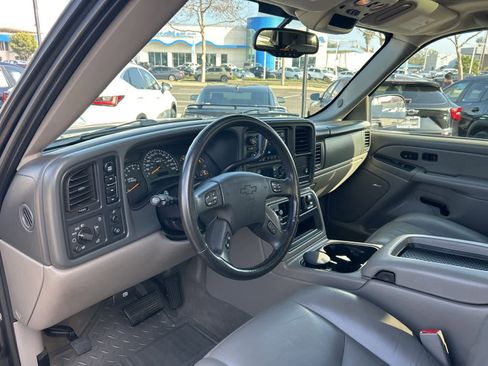 Used 2005 Chevrolet Avalanche Z71 w/ Sun And Sound Package image 33