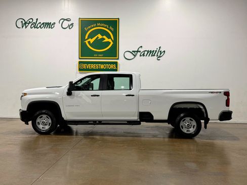 Used 2023 Chevrolet Silverado 2500 W/T AWD/4WD image 4