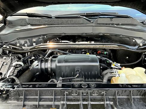 Used 2021 Ford Explorer Limited w/ Equipment Group 301A AWD/4WD image 31
