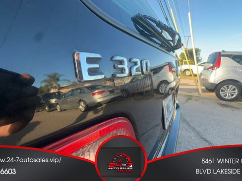 Used 2000 Mercedes-Benz E 320 Wagon image 17