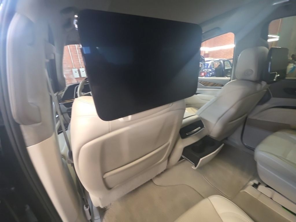Used 2023 Cadillac Escalade Sport Platinum AWD/4WD image 14