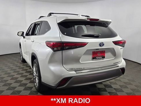 Used 2023 Toyota Highlander Platinum image 6
