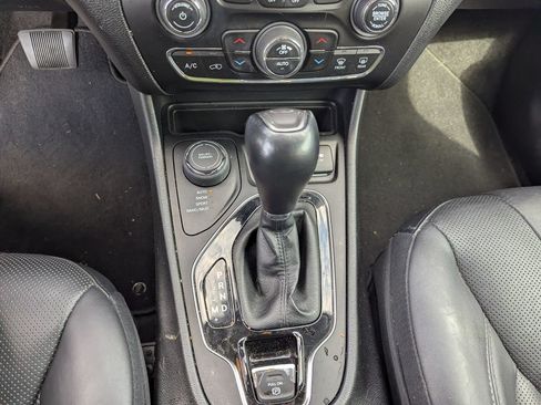 Used 2021 Jeep Cherokee Limited AWD/4WD image 13