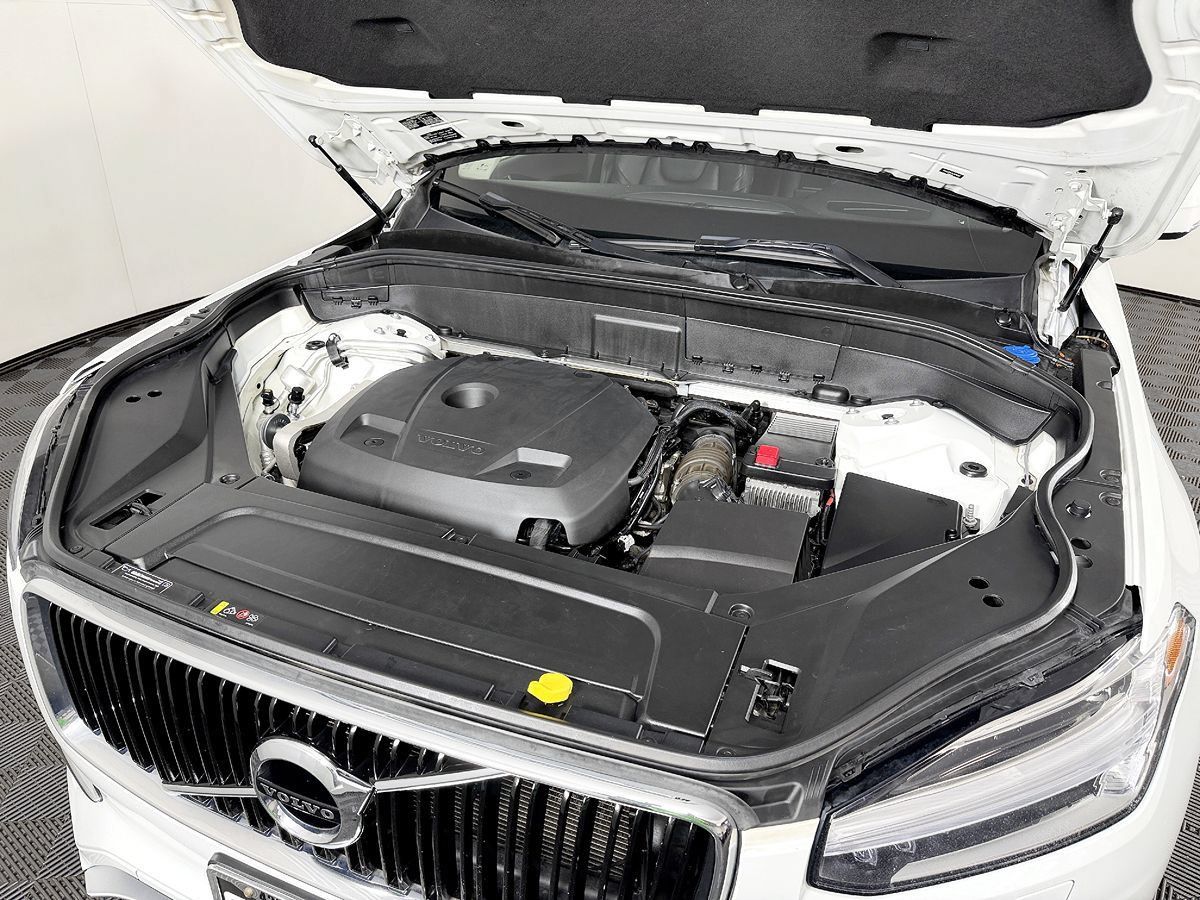 Used 2018 Volvo XC90 T6 Momentum w/ Momentum Plus Package AWD/4WD image 19