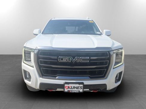 Used 2024 GMC Yukon AT4 w/ Technology Package AWD/4WD image 4
