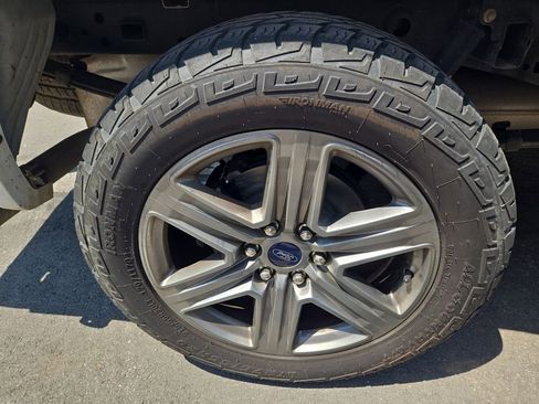 Used 2018 Ford F150 XLT w/ Equipment Group 302A Luxury AWD/4WD image 5