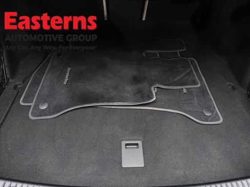 Used 2021 Mercedes-Benz C 300 4MATIC Sedan image 9